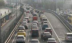 İstanbul'da sabah saatlerine trafik yoğunluğu yaşanıyor