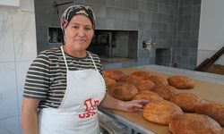 Kadın girişimci evinin alt katında açtığı fırında köyünün geleneksel ekmeğini üretiyor