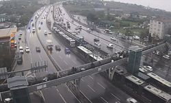 Avcılar'da arızalanan metrobüs yoğunluğa neden oldu