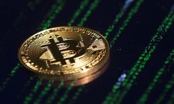 Bitcoin, makroekonomik belirsizlikle nisandan beri en düşük seviyeye geriledi