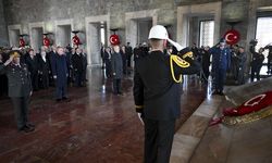 Büyük Önder Atatürk için Anıtkabir'de devlet töreni düzenlendi