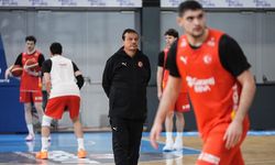 Ergin Ataman: Akıllı, savunmada taviz vermeden ve hücumda kontrolü bırakmadan oynamamız lazım
