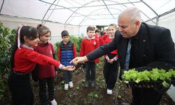 İbrahim öğretmen öğrencilere çevre dostu projelerle ilham veriyor