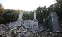 İlk defa kazı çalışması yapılan Termessos'taki iki anıt mezar ayağa kaldırılıyor