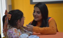 Lösemiyi yenip farkındalık çalışmalarına katılan genç kadın hastalara 'umut' oluyor