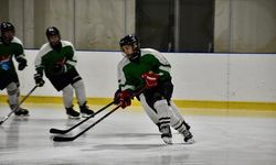 Şampiyon buz hokeyci Nil'in 'milli takımda kaptanlık' hayali