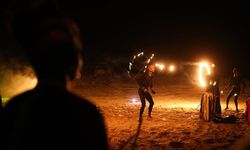 Senegal'de okyanus kenarında ateş gösterisi düzenlendi