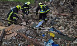 Zelenskiy, ülkesine yönelik saldırılarda 2 kişinin öldüğünü, 11 kişinin yaralandığını bildirdi