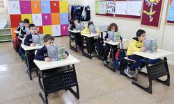 Gaziantep'te öğretmen ve öğrencilerinin yazdığı kitabın geliri Filistin'e gönderilecek