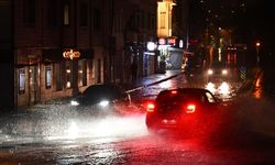 İstanbul'da sağanak hayatı olumsuz etkiledi