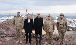 Ağrı Dağı Hazzep Tepe Modüler Üs Bölgesi'nde iftar vakti