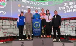 Bursa Büyükşehir Belediyesporlu Sena Çakmak Türkiye ikincisi