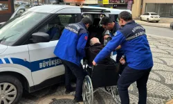 Kocaeli Zabıtası'nın şefkat eli vatandaşın üzerinde