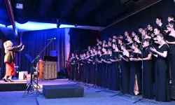 Manisa'da çocuk ve gençlerden 'çok sesli' coşku