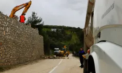 Mudanya'da zeytinlik alandaki kaçak taş duvara müdahale!