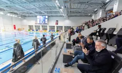 Göztepe'nin Avrupa zaferine Başkan Tugay da eşlik etti