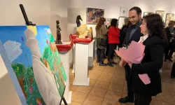 İzmit'te 'Ve kadın dokununca' sergisi kapılarını açtı