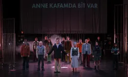 Tarık Akan'ın hayatı tiyatro sahnesinde