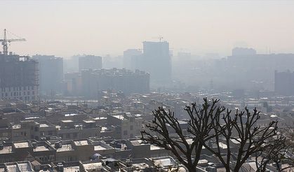 İran Sağlık Bakanı: "Hava kirliliği nedeniyle ülkede her yıl yaklaşık 50 bin çocuk hayatını kaybediyor"