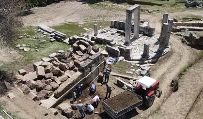 Lagina Hekate Kutsal Alanı'nda kentin giriş kapısı ve dükkanlar açığa çıkarılıyor