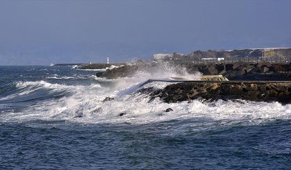 Meteorolojiden Orta ve Doğu Karadeniz'de fırtına uyarısı