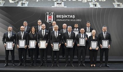 Serdal Adalı ve yönetimi, mazbatalarını aldı