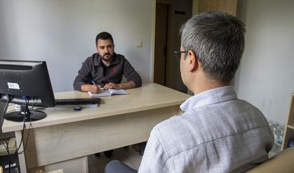 Üniversite yıllarında başlayan şizofreni hastalığını yenip memurluğa atandı