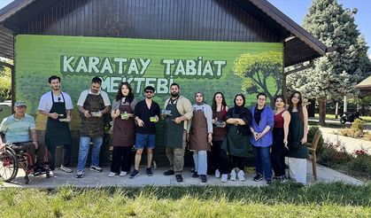Konya'da üniversite öğrencileri okul duvarlarını renklendiriyor