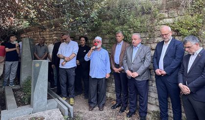 Şair ve yazar Mevlana İdris Zengin vefatının üçüncü yılında kabri başında anıldı