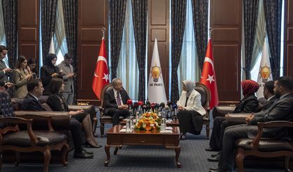 Siyasi partilerde bayramlaşma ziyaretleri