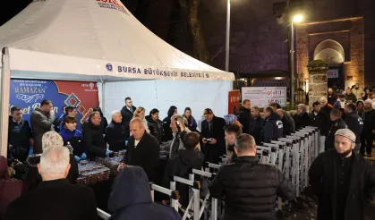 Bursa Ulu Cami'de Ramazan'a tatlı başlangıç