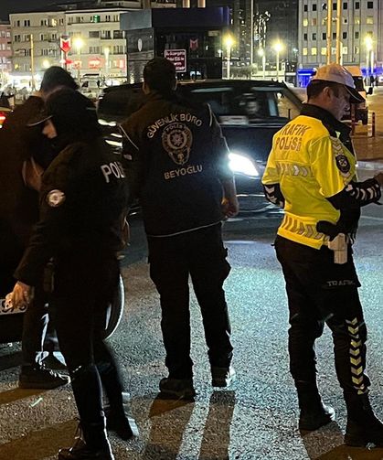 İstanbul'da polislerden birçok ilçede asayiş uygulaması