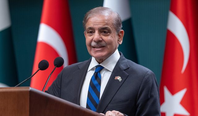 Pakistan Başbakanı Şerif: Cumhurbaşkanı Erdoğan'ın halkını muhteşem geleceğe taşıma rolü büyük mücadelenin hikayesidir