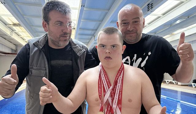 Down sendromlu Yunus Emre Pınar, korkarak başladığı yüzmede 15 madalya kazandı