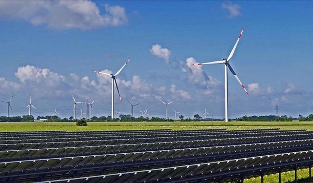 Güneş ve rüzgarda yapılacak yeni YEKA'lar yaklaşık 2 milyar dolarlık yatırım getirecek