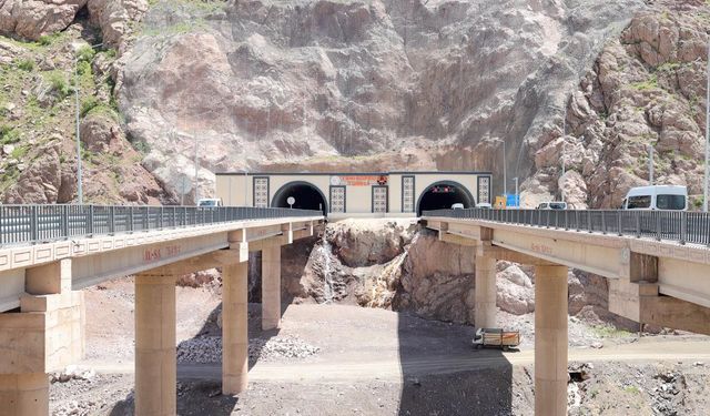 Hakkari-Van kara yolundaki riskli bölgeler tünellerle aşıldı
