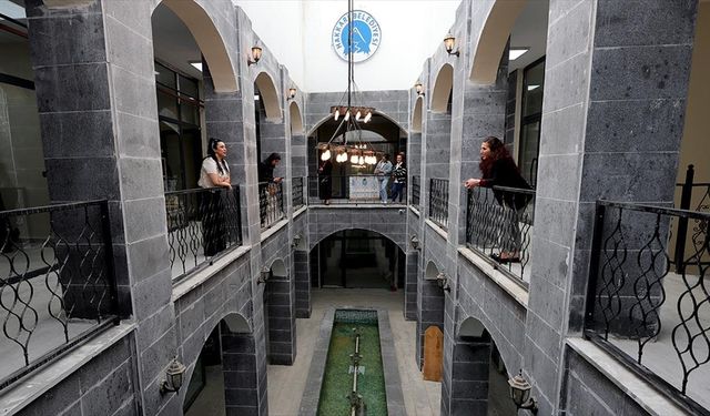 Hakkarili kadınlar, halk pazarında kurdukları iş yerleriyle esnaf olmaya hazırlanıyor