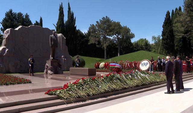Haydar Aliyev, doğumunun 102. yılında anıldı