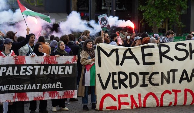 Hollanda'da, İsrail'den gelen F-35 parçaları taşıyan geminin limana yanaşması protesto edildi