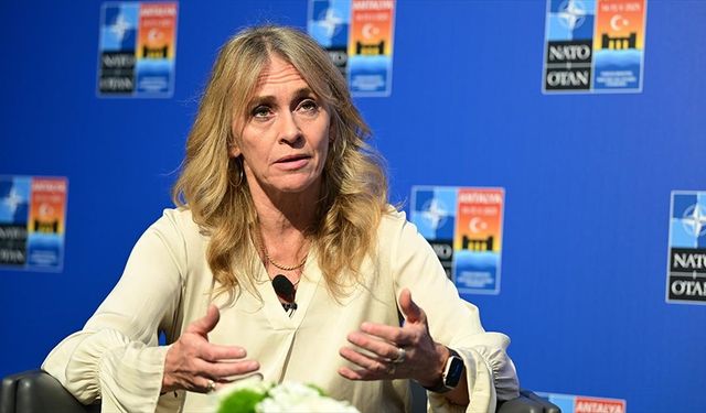 İzlanda Dışişleri Bakanı Katrin Gunnarsdottir'den Türkiye'nin dünya barışındaki rolüne övgü