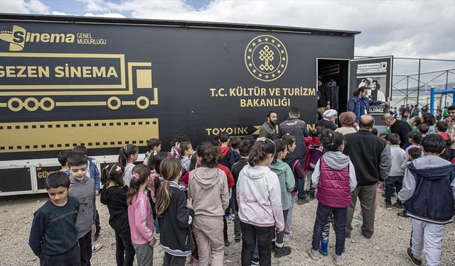 Kültür ve Turizm Bakanlığının "Gezen Sinema" tırı 7 yılda 358 ilçeye ulaştı