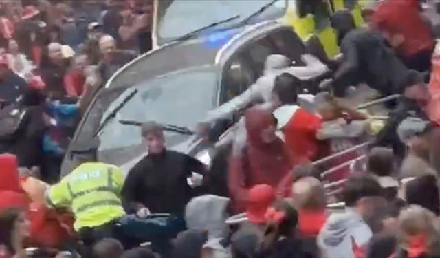 Liverpool'da araçla kalabalığa dalan İngiliz, cinayete teşebbüs ve uyuşturucu suçlarından gözaltında