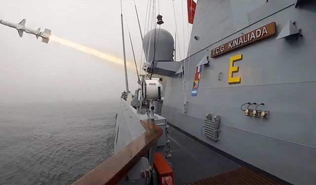 MSB, "ATMACA Güdümlü Mermisi"nin TCG Kınalıada'dan yapılan atış anlarını paylaştı