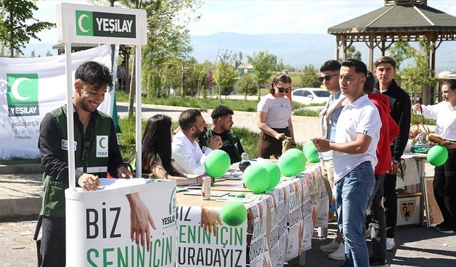 Muş'ta Yeşilay gönüllüleri öğrencileri bilgilendirici faaliyetlerle bağımlılıktan uzak tutuyor