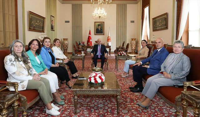 TBMM Başkanı Kurtulmuş, CHP'li Asu Kaya ve beraberindeki milletvekilleri ile İYİ Partili Çömez'i kabul etti