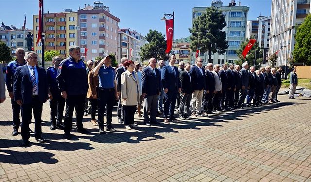 Trabzon'da 25 yıl önce deniz faciasında hayatını kaybeden 38 kişi törenle anıldı