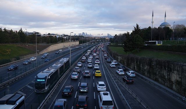 Trafiğe nisanda 191 bin 983 aracın kaydı yapıldı