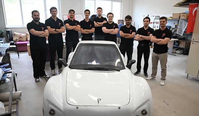 Üniversite öğrencileri ürettikleri elektrikli otomobille TEKNOFEST'te zirveyi hedefliyor