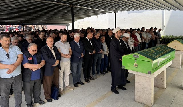 Vefat eden AA serbest habercisi Ümit Yorulmaz son yolculuğuna uğurlandı