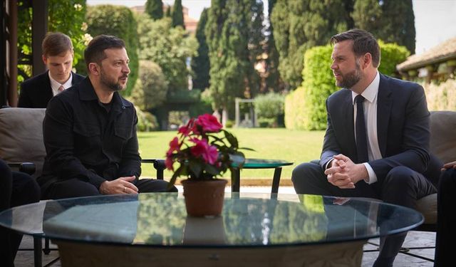 Zelenskiy, Vatikan'da ABD Başkan Yardımcısı Vance ile İstanbul barış müzakerelerini görüştü